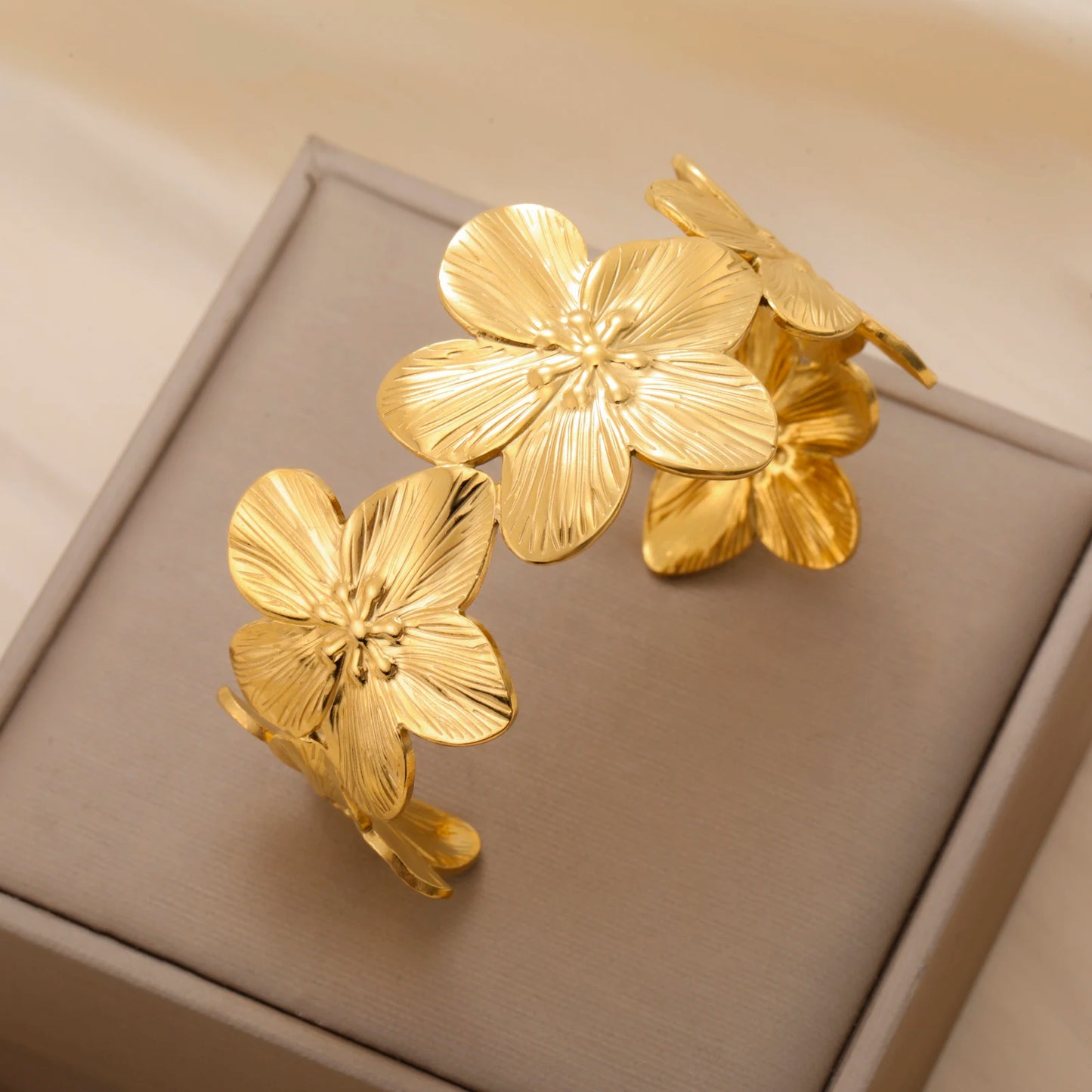 Big Flowers Cuff Bracelet