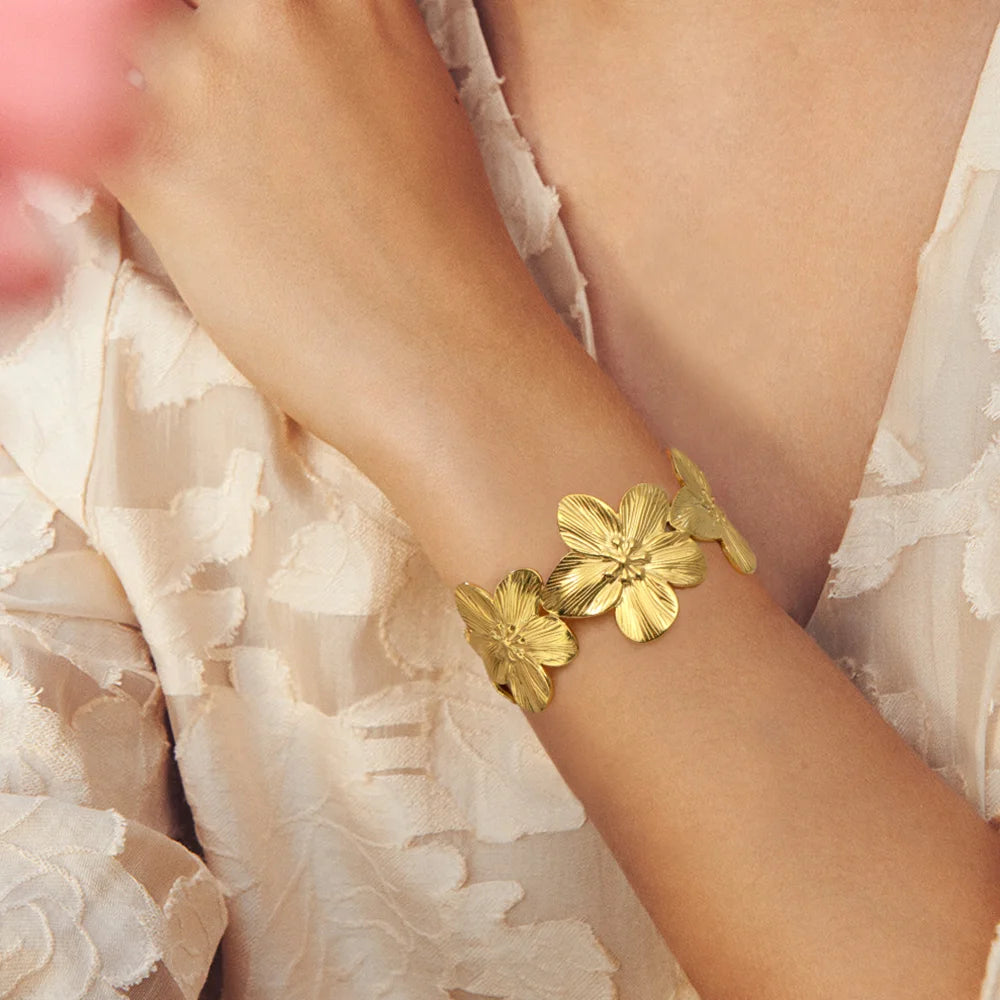 Big Flowers Cuff Bracelet