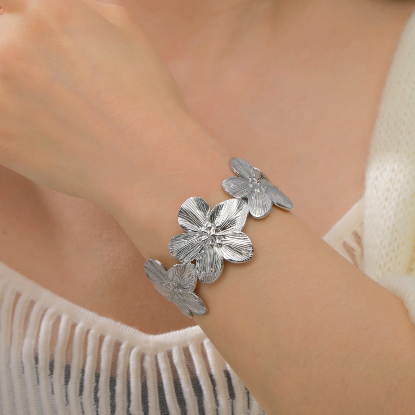 Big Flowers Cuff Bracelet