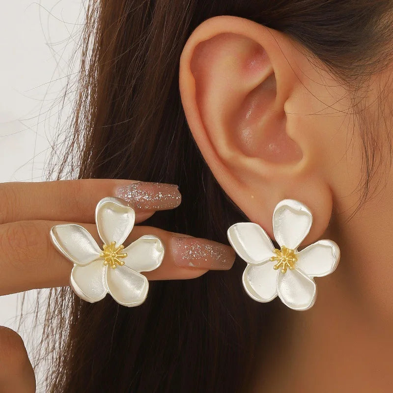 Rozy Flower Retro Earrings