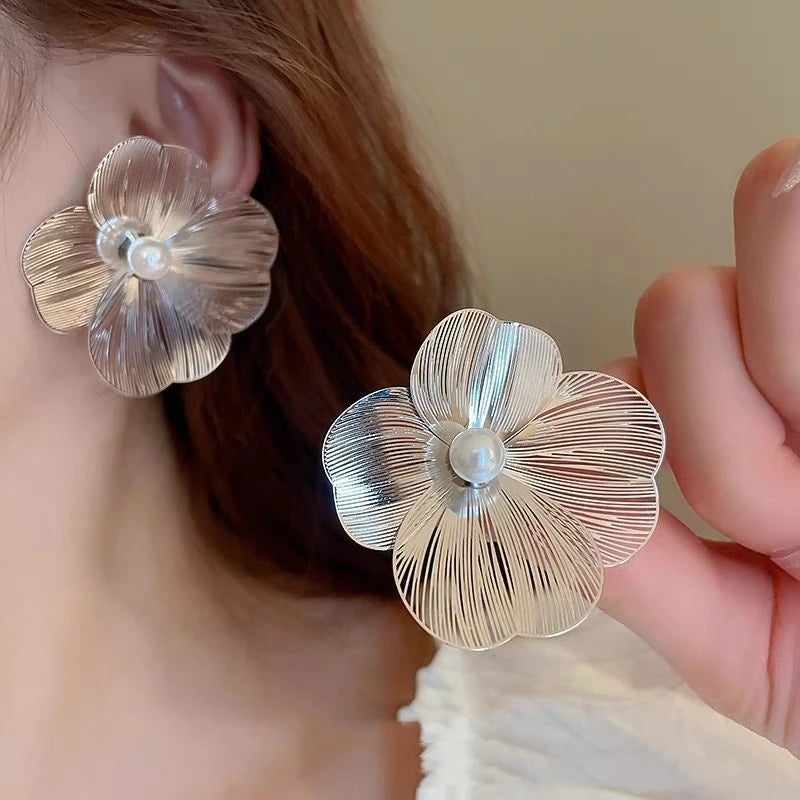 Rozy Flower Retro Earrings