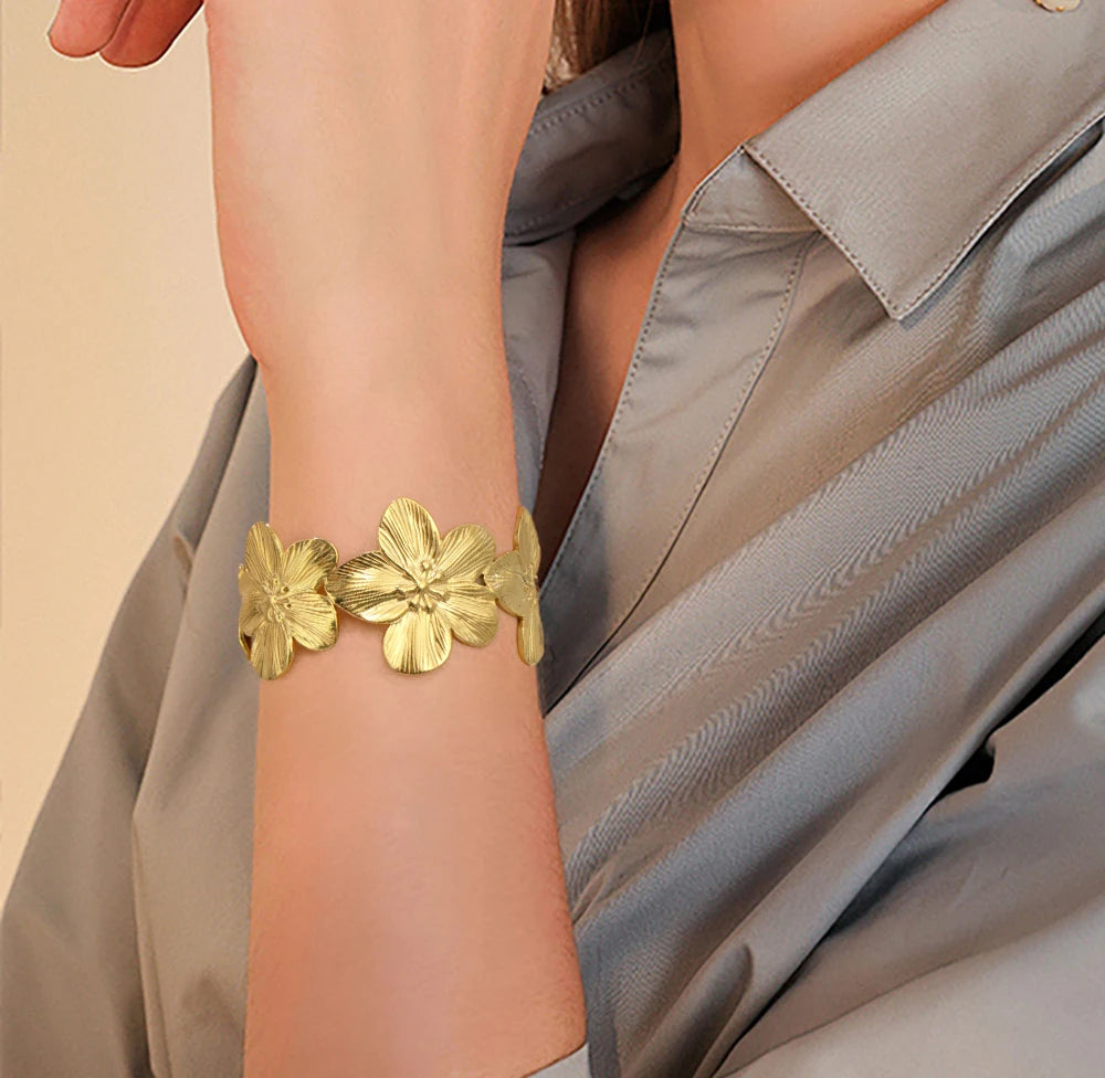 Big Flowers Cuff Bracelet